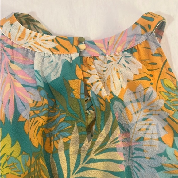 Rose + Olive Tropical Halter Neck Relaxed Blouse - Picture 5 of 6